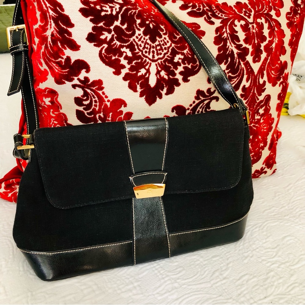 Black Etienne Aigner Shoulder Bag Purse, Classic beauty